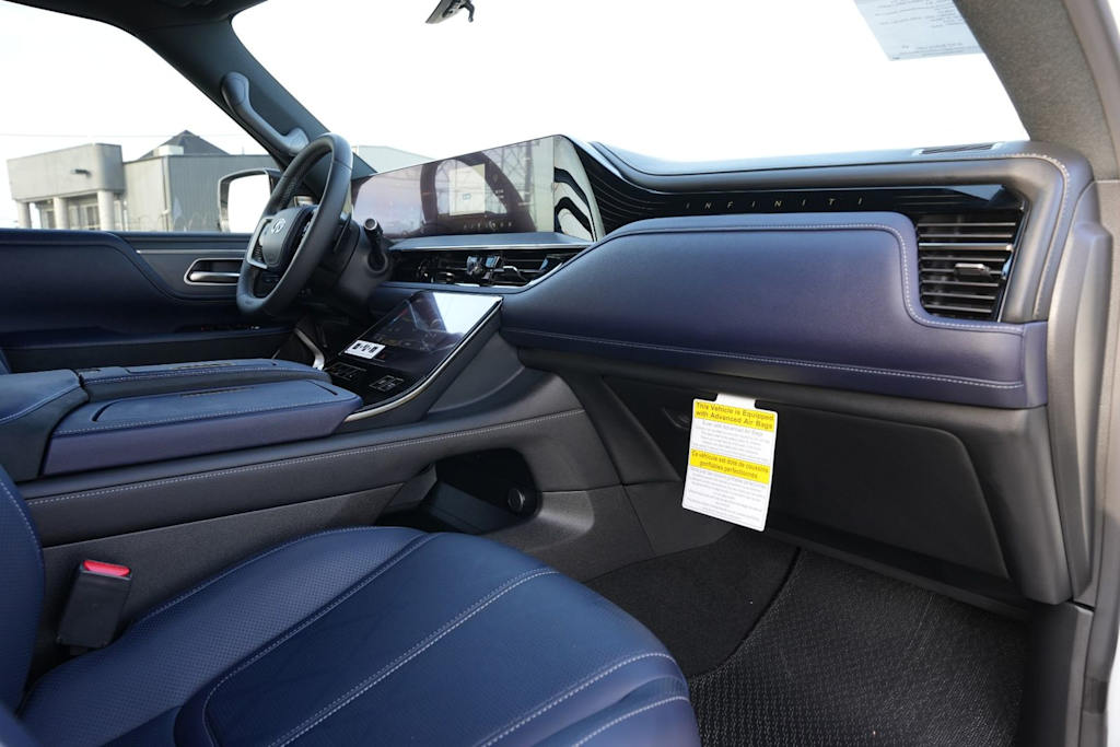 Thumbnail: 2026 INFINITI QX80 - 13