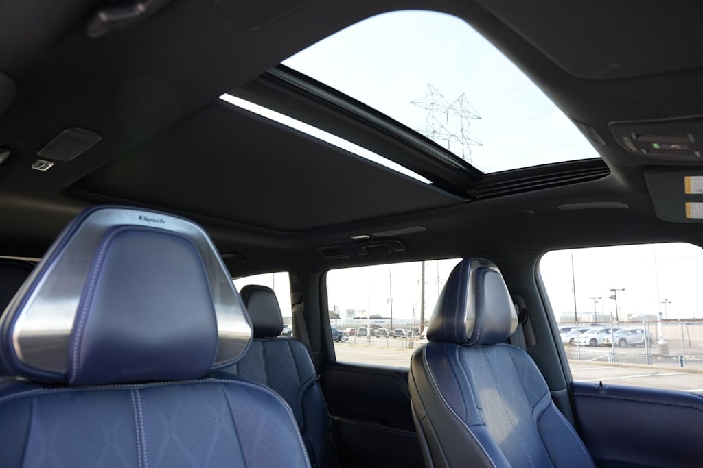 Thumbnail: 2026 INFINITI QX80 - 24