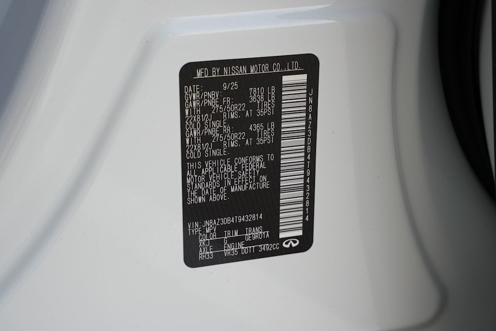 Thumbnail: 2026 INFINITI QX80 - 17