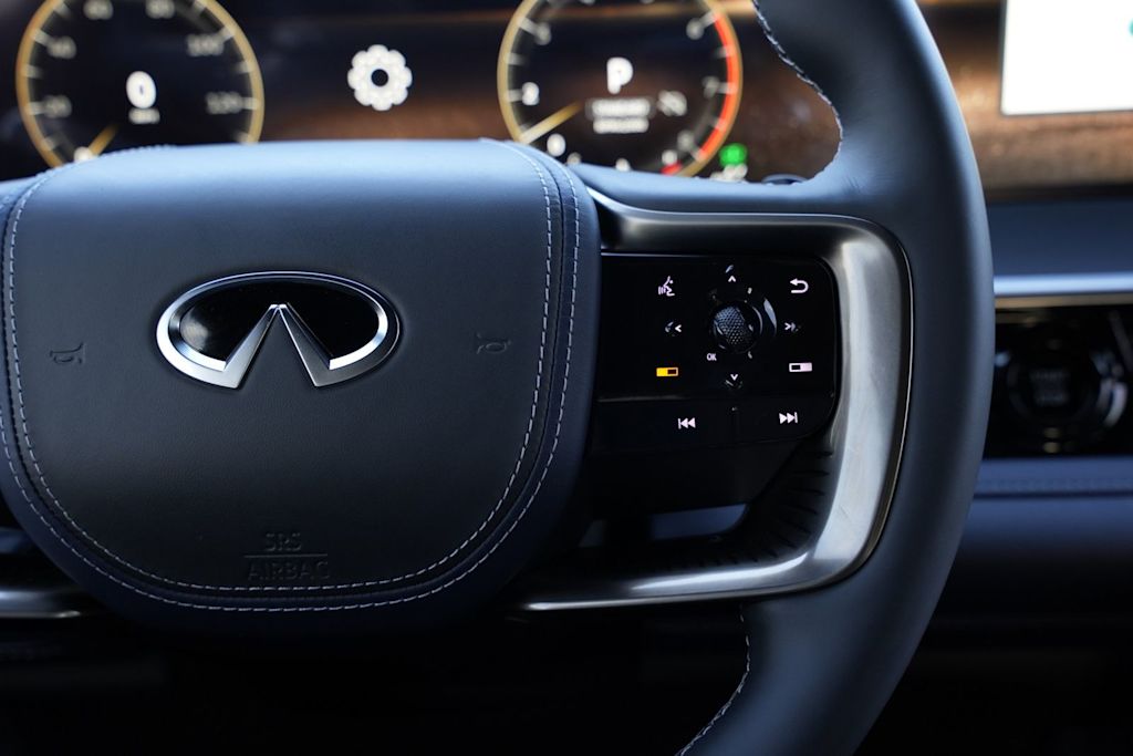 Thumbnail: 2026 INFINITI QX80 - 20