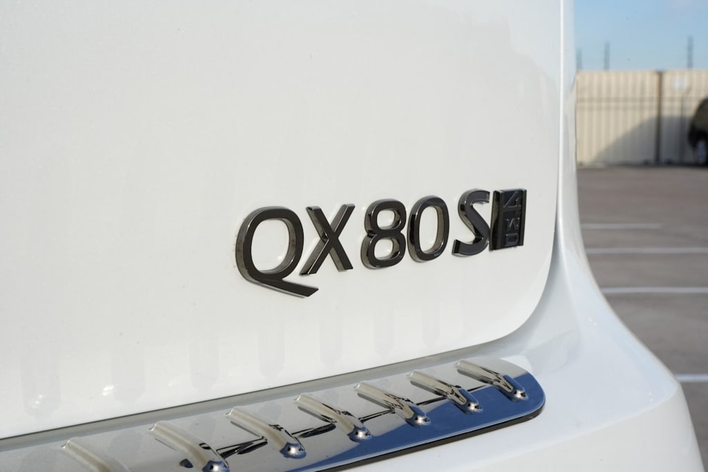 Thumbnail: 2026 INFINITI QX80 - 7
