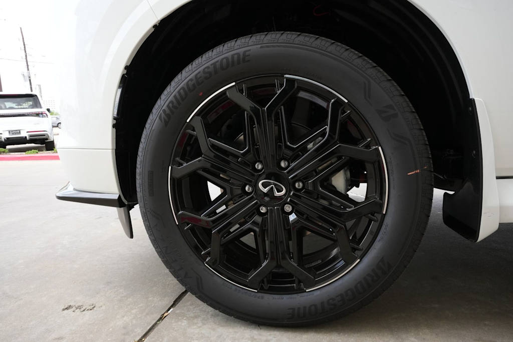 Thumbnail: 2026 INFINITI QX80 - 7