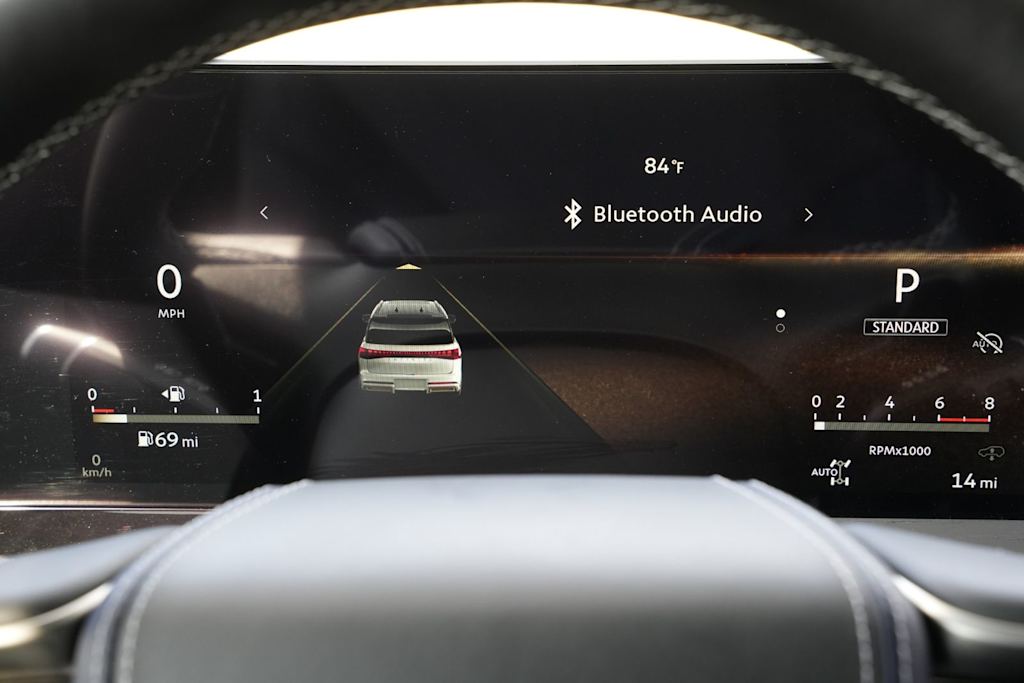 Thumbnail: 2026 INFINITI QX80 - 16