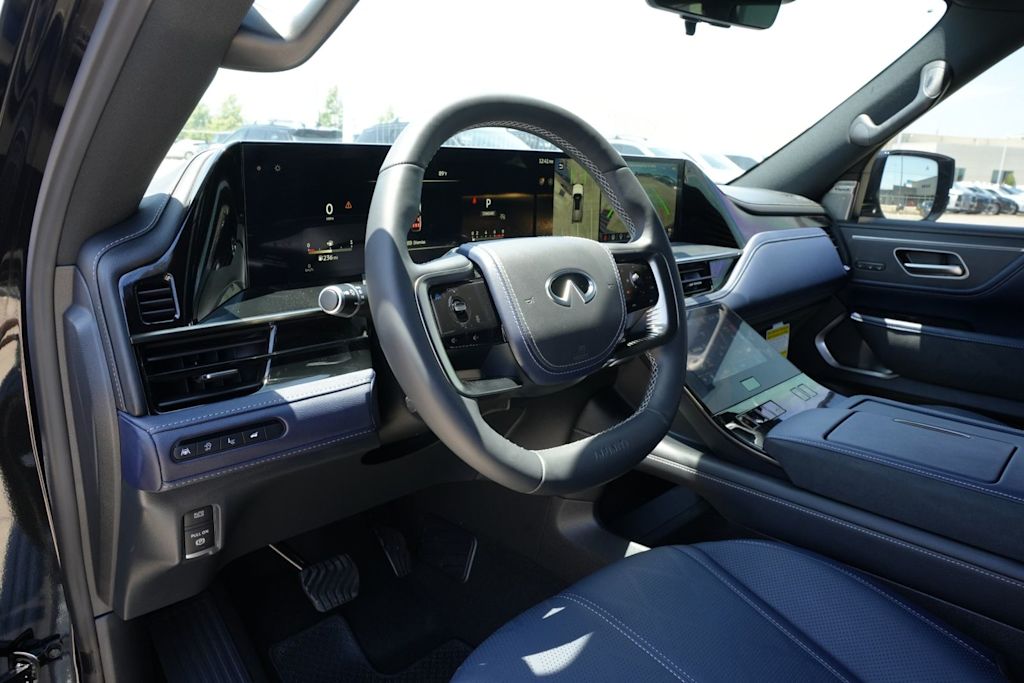 Thumbnail: 2026 INFINITI QX80 - 13
