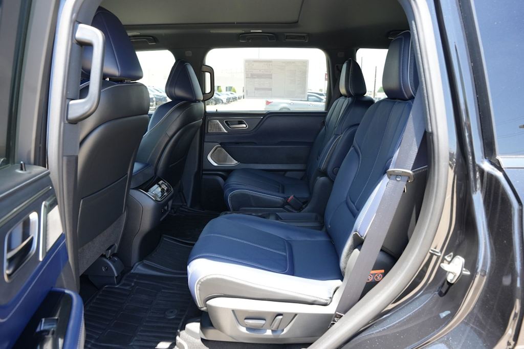 Thumbnail: 2026 INFINITI QX80 - 12