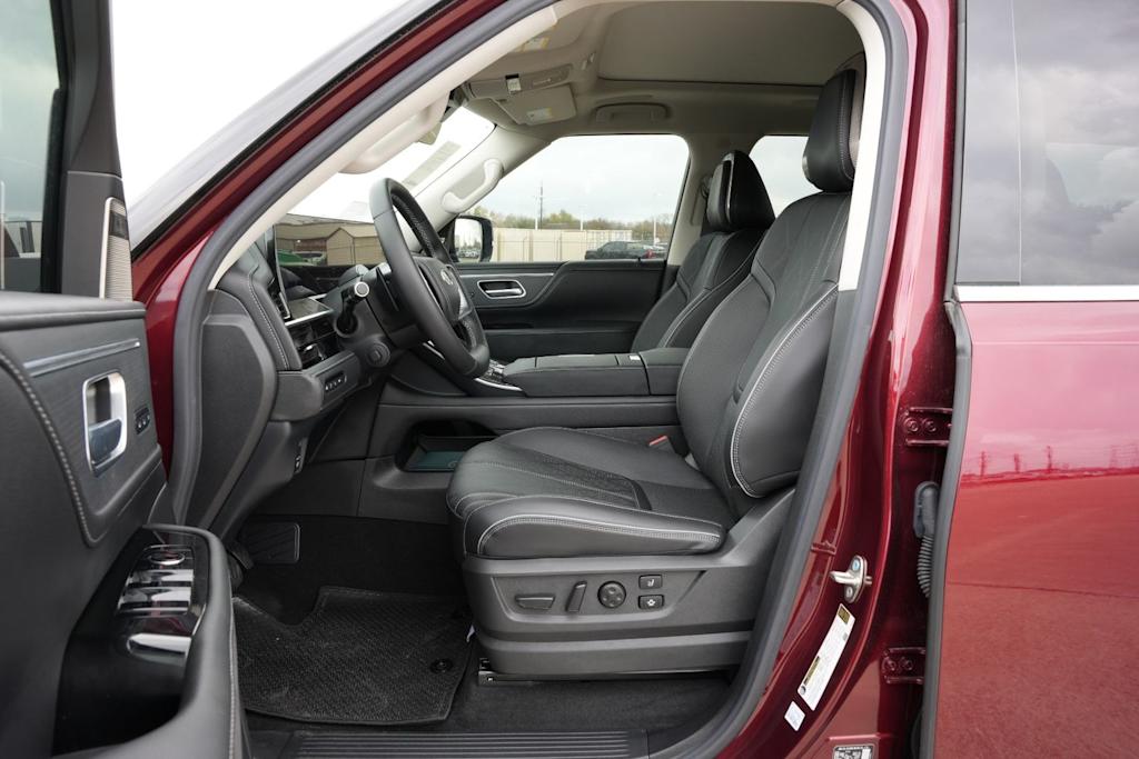 Thumbnail: 2025 INFINITI QX80 - 11