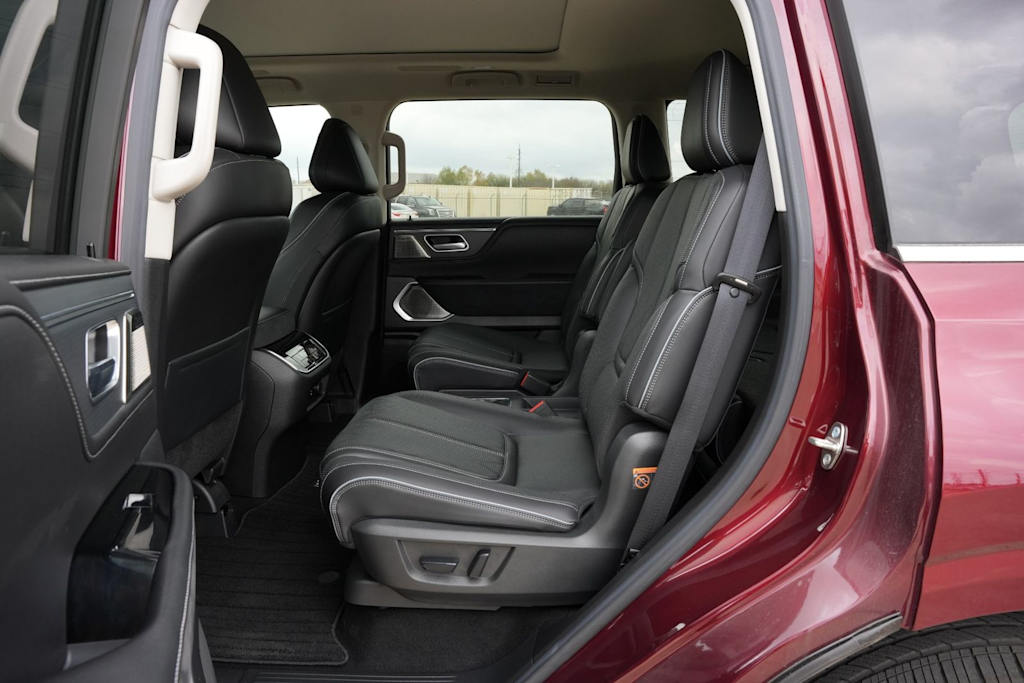 Thumbnail: 2025 INFINITI QX80 - 13