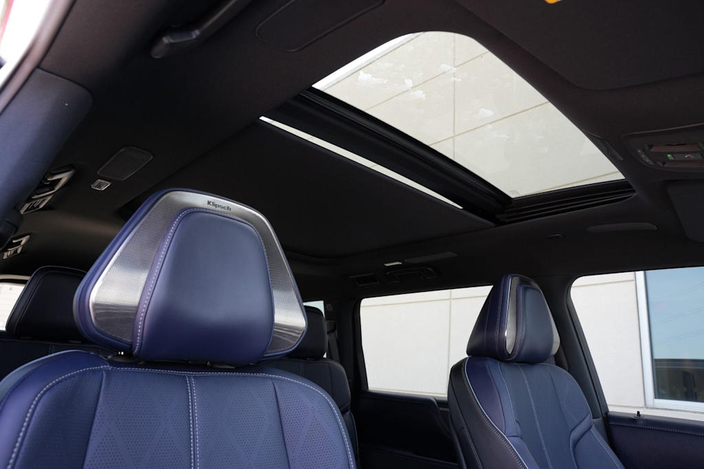 Thumbnail: 2026 INFINITI QX80 - 27