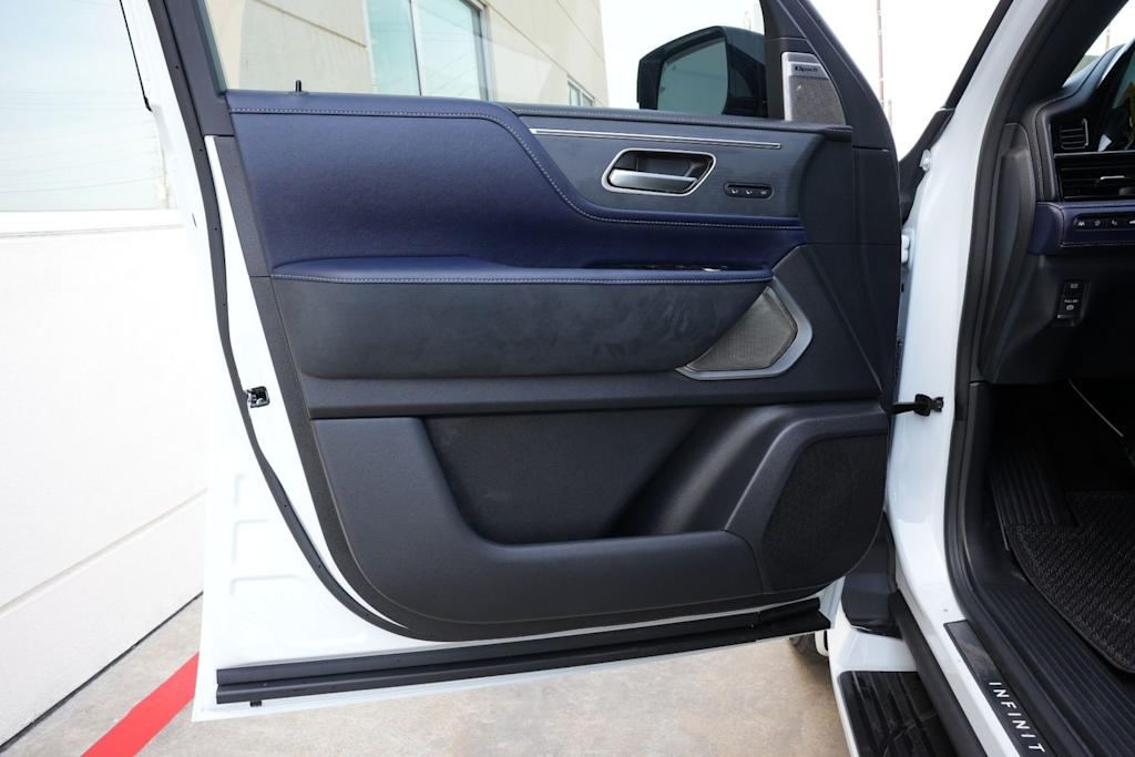 Thumbnail: 2026 INFINITI QX80 - 25