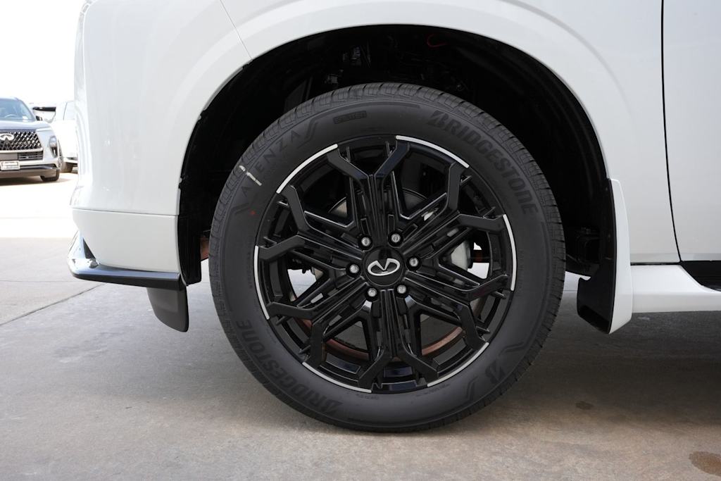 Thumbnail: 2026 INFINITI QX80 - 6