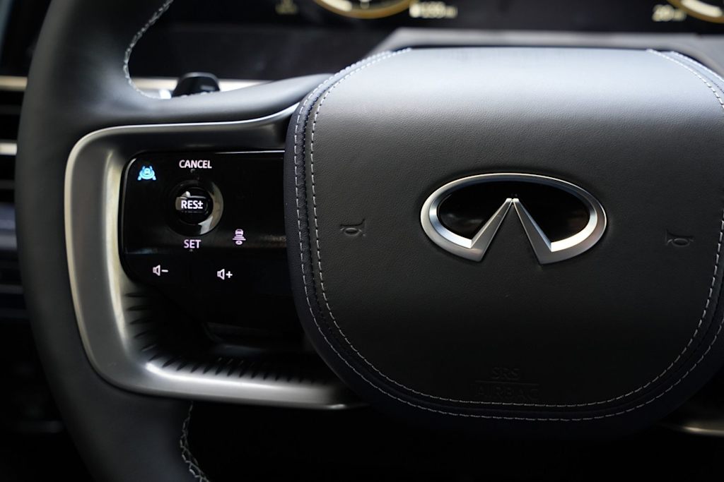 Thumbnail: 2026 INFINITI QX80 - 21
