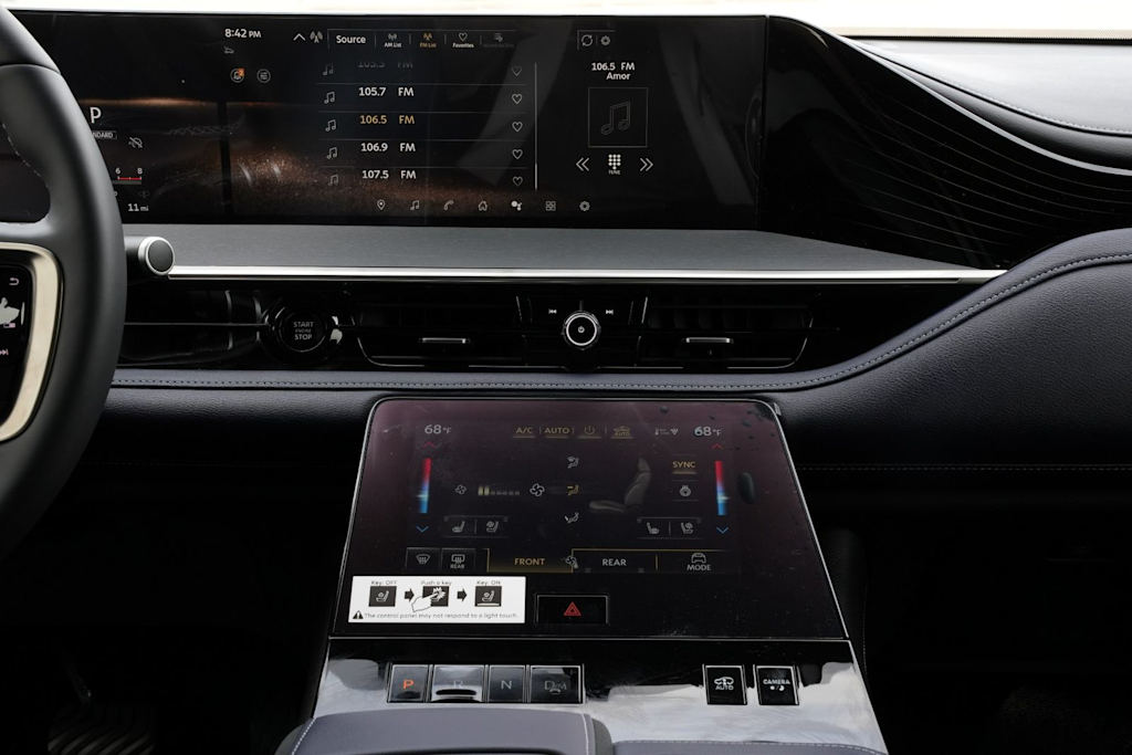 Thumbnail: 2026 INFINITI QX80 - 14