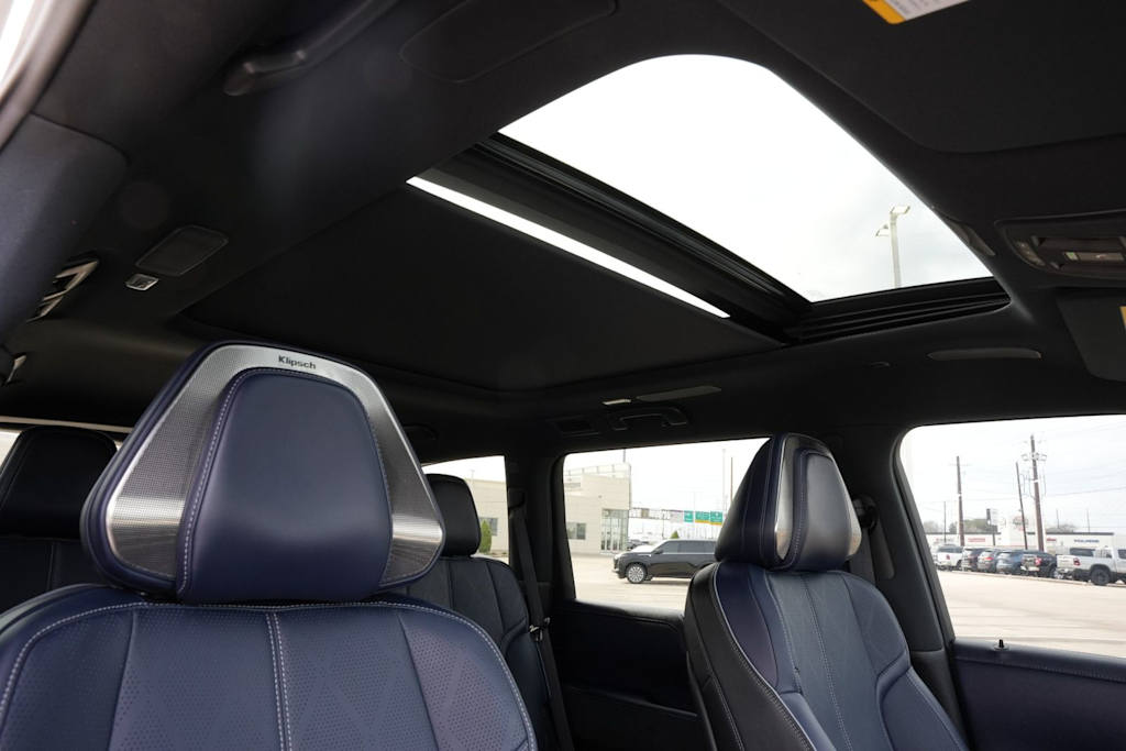 Thumbnail: 2026 INFINITI QX80 - 27