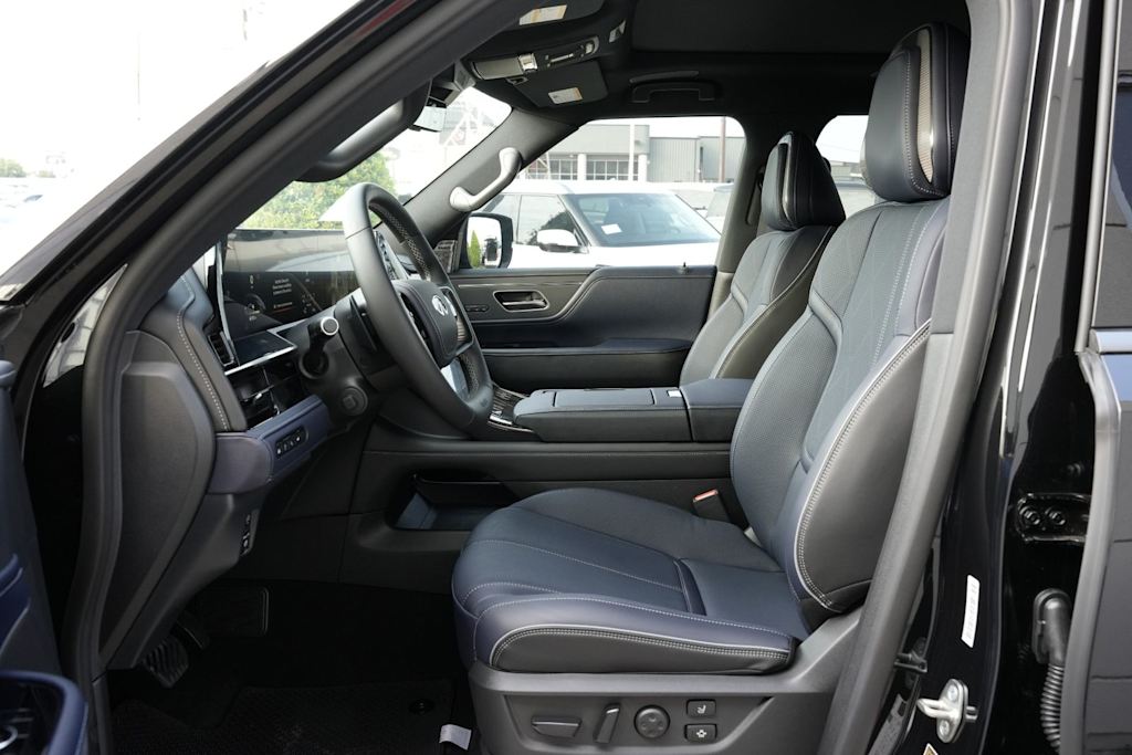 Thumbnail: 2026 INFINITI QX80 - 9