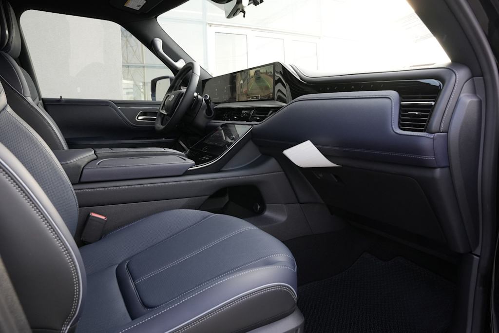 Thumbnail: 2026 INFINITI QX80 - 13