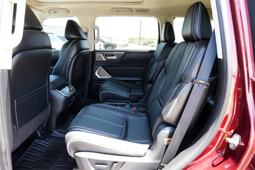 Thumbnail: 2025 INFINITI QX80 - 13