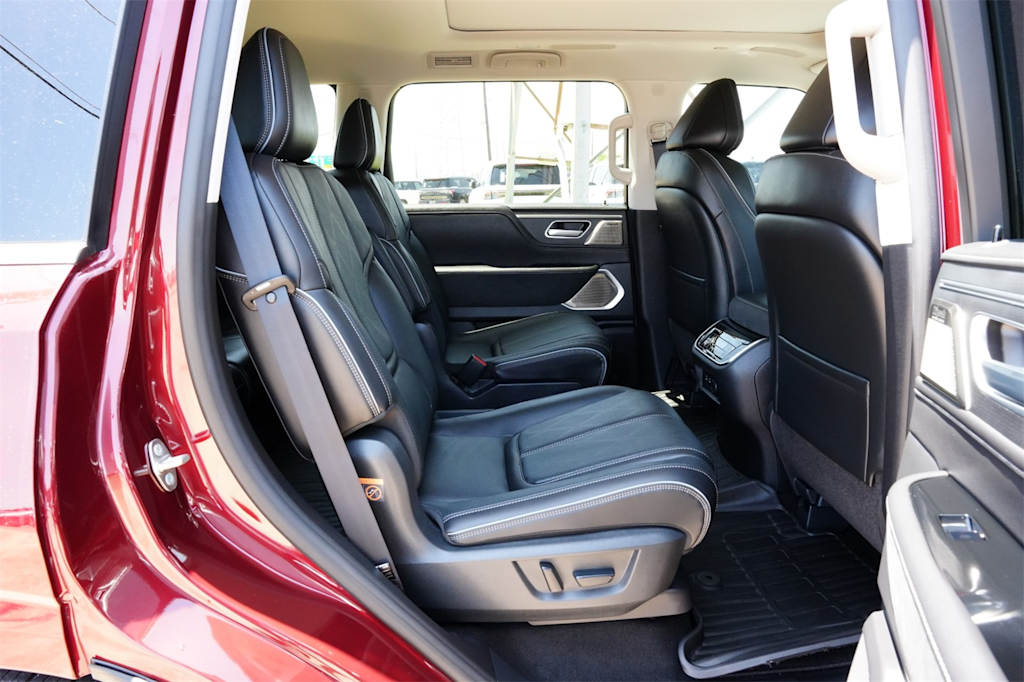 Thumbnail: 2025 INFINITI QX80 - 26