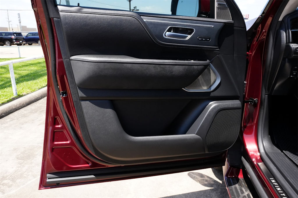 Thumbnail: 2025 INFINITI QX80 - 25