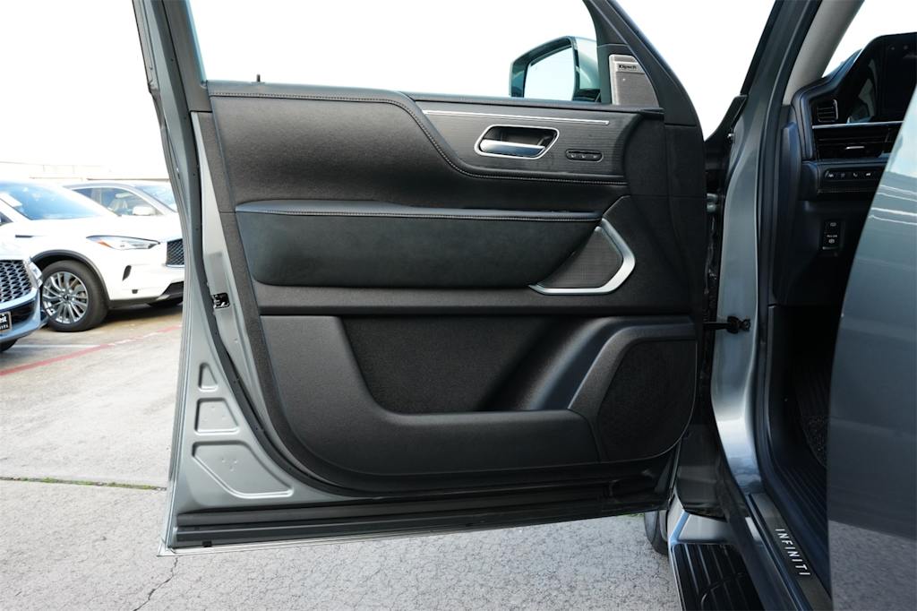 Thumbnail: 2025 INFINITI QX80 - 25