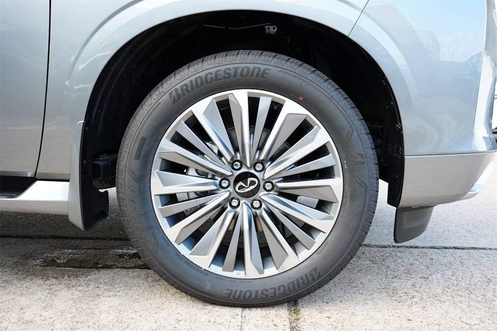 Thumbnail: 2025 INFINITI QX80 - 8