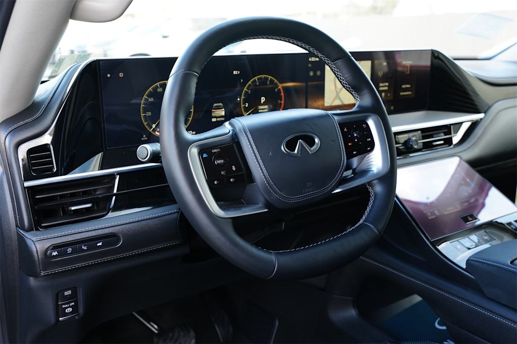 Thumbnail: 2025 INFINITI QX80 - 15