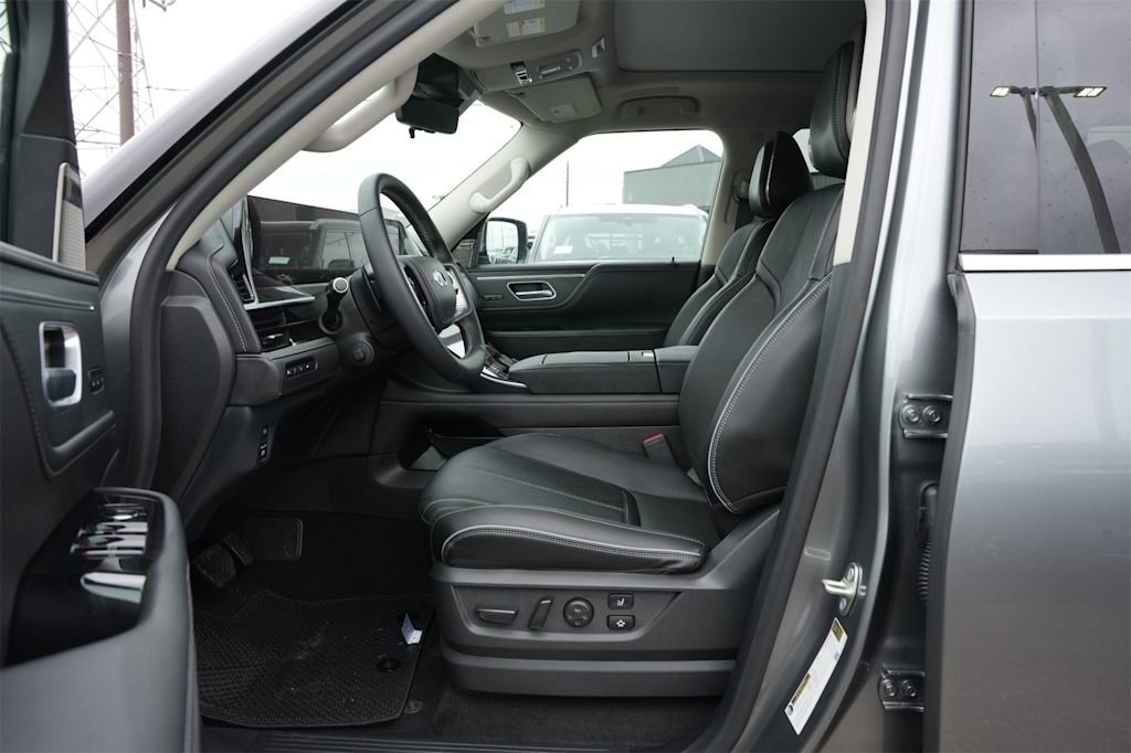 Thumbnail: 2025 INFINITI QX80 - 11