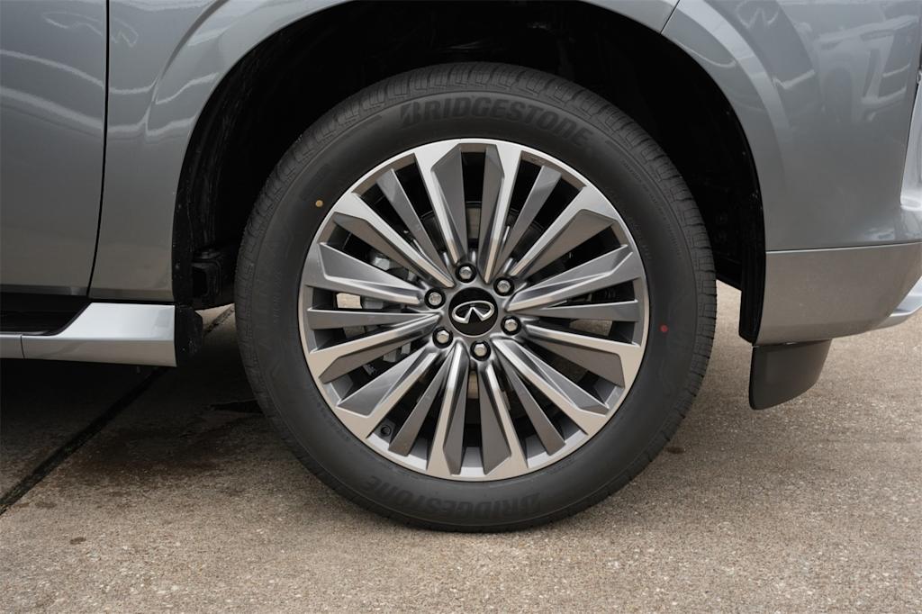 Thumbnail: 2025 INFINITI QX80 - 8