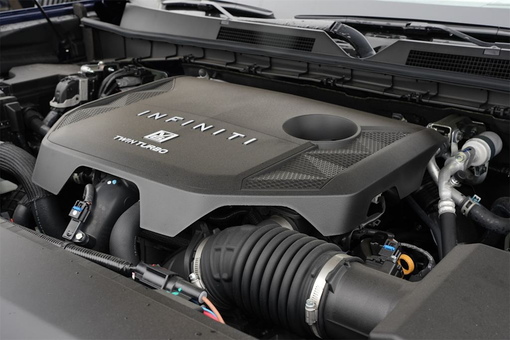 Thumbnail: 2025 INFINITI QX80 - 9