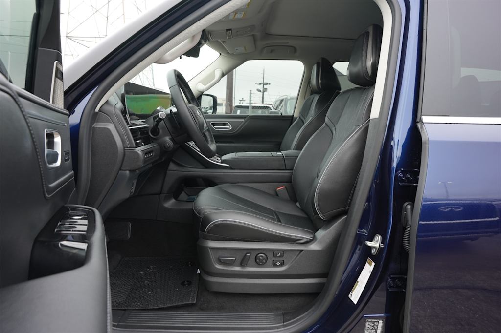 Thumbnail: 2025 INFINITI QX80 - 11