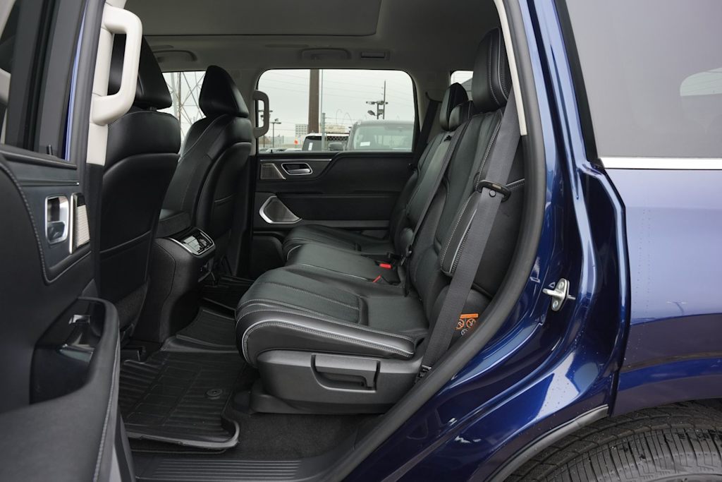 Thumbnail: 2025 INFINITI QX80 - 13