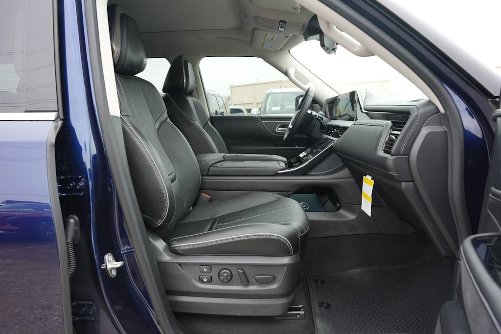 Thumbnail: 2025 INFINITI QX80 - 12