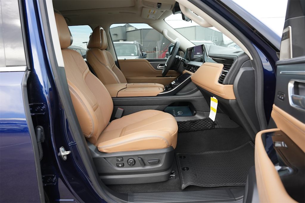 Thumbnail: 2025 INFINITI QX80 - 12