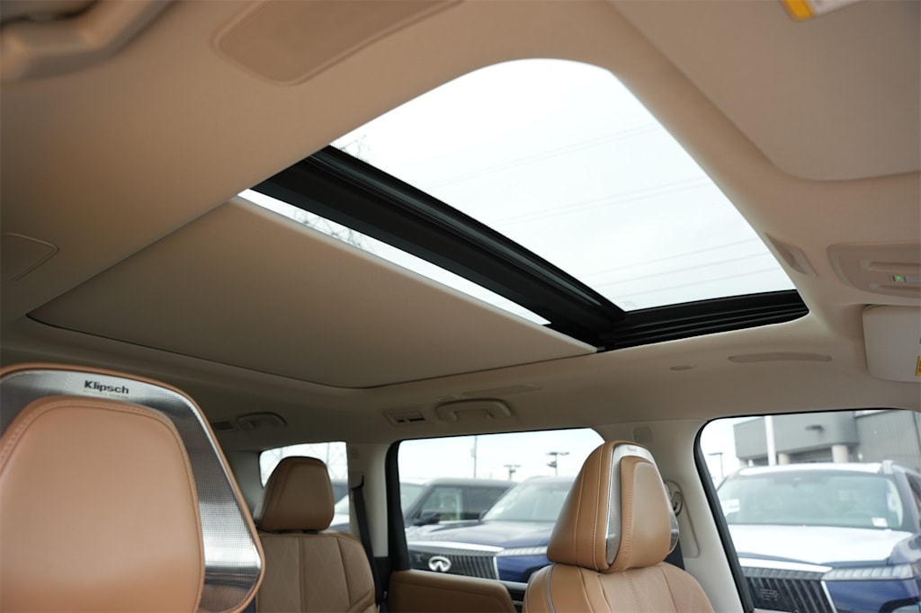 Thumbnail: 2025 INFINITI QX80 - 27