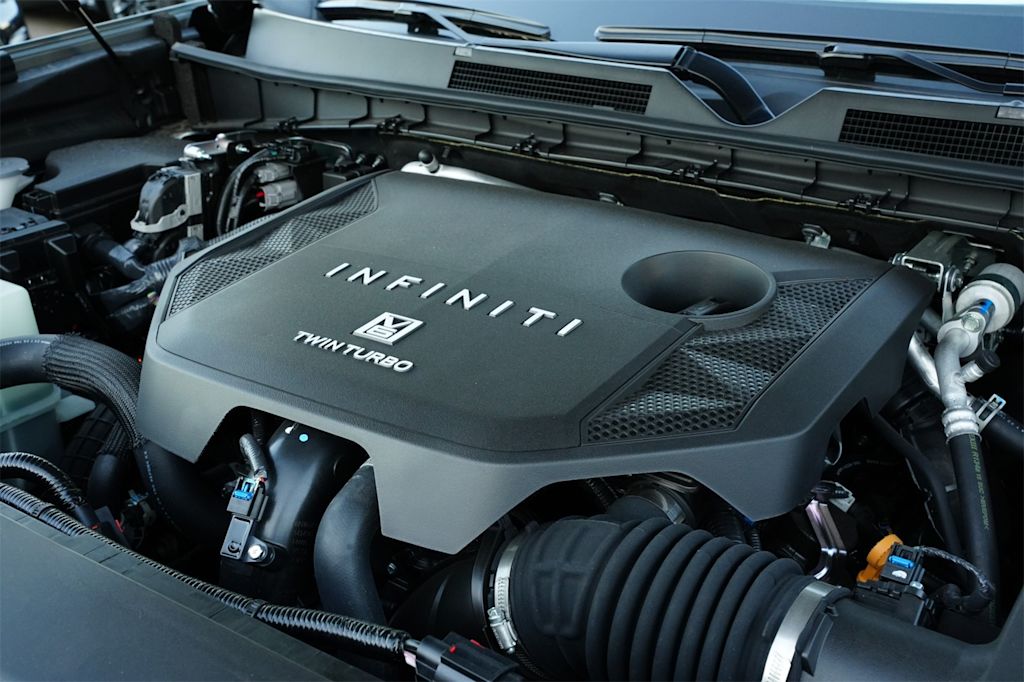 Thumbnail: 2025 INFINITI QX80 - 9