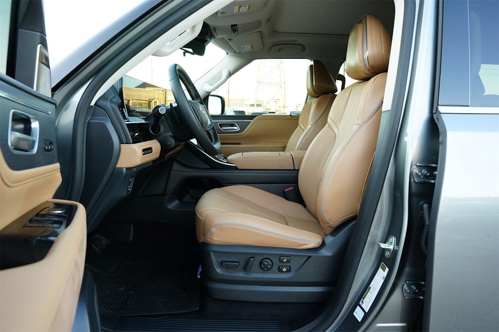 Thumbnail: 2025 INFINITI QX80 - 11