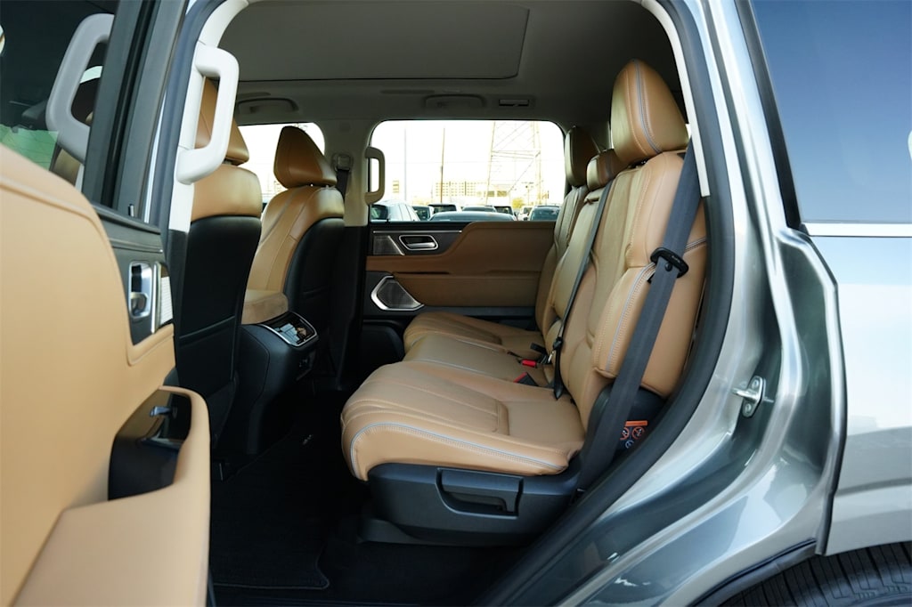 Thumbnail: 2025 INFINITI QX80 - 13