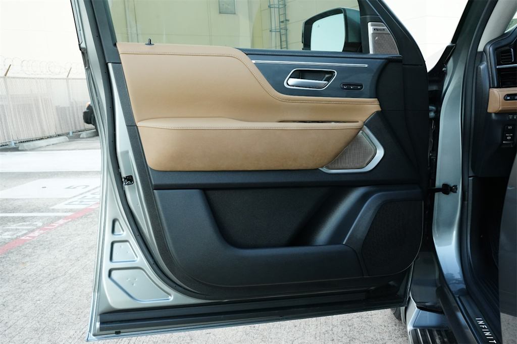 Thumbnail: 2025 INFINITI QX80 - 24