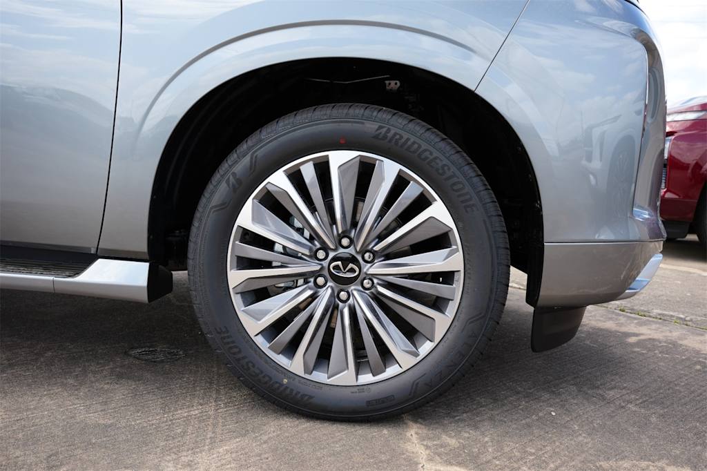 Thumbnail: 2025 INFINITI QX80 - 8