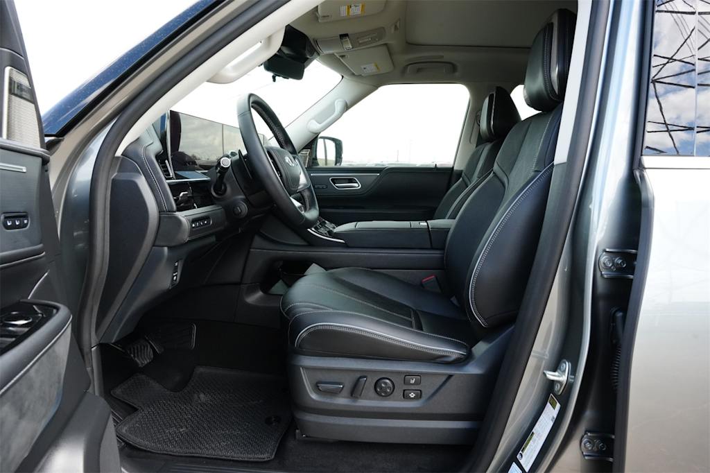 Thumbnail: 2025 INFINITI QX80 - 11