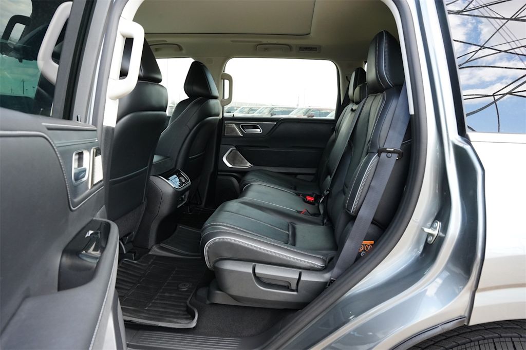 Thumbnail: 2025 INFINITI QX80 - 13