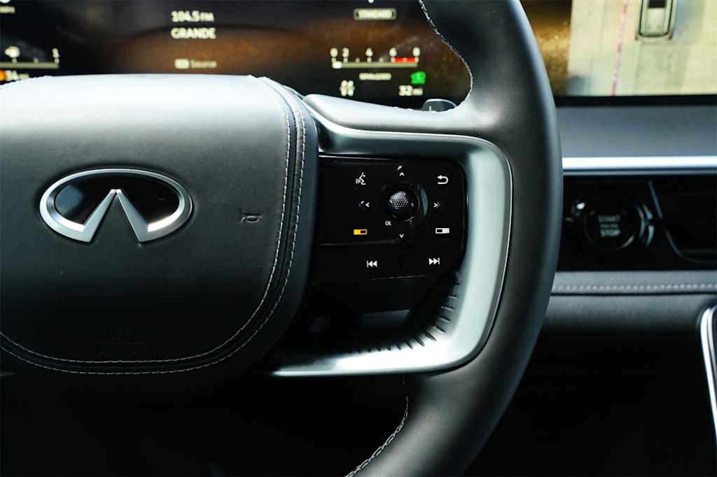 Thumbnail: 2025 INFINITI QX80 - 21