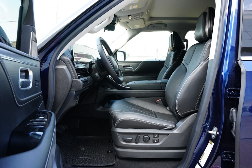 Thumbnail: 2025 INFINITI QX80 - 11