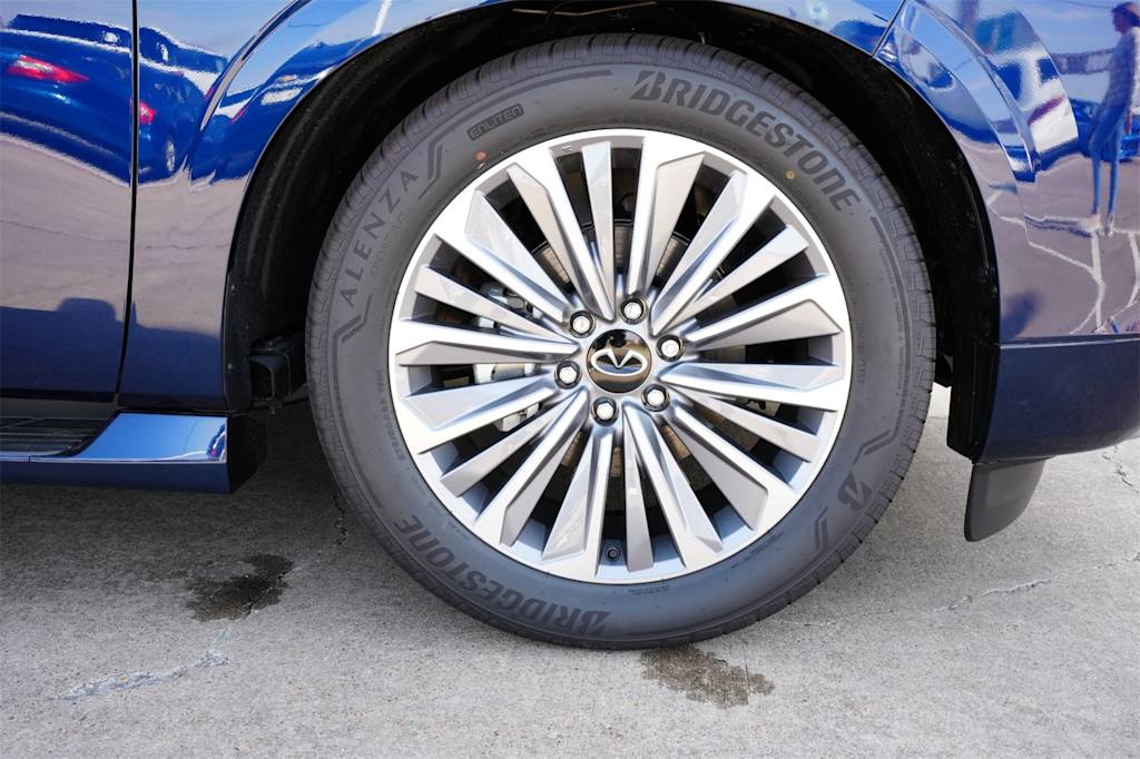 Thumbnail: 2025 INFINITI QX80 - 8