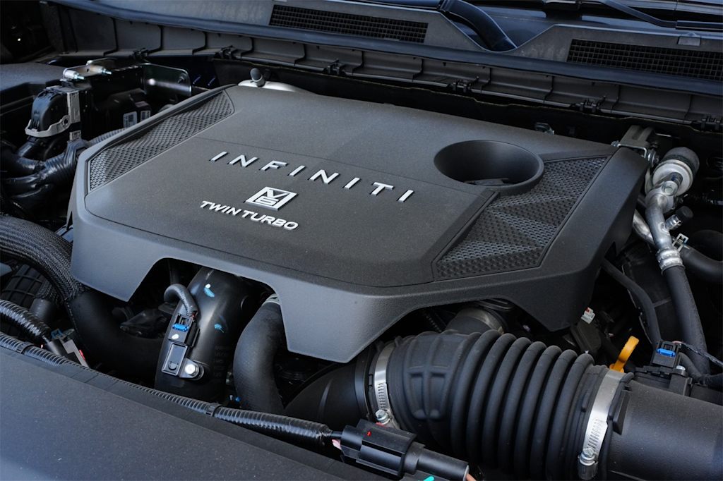 Thumbnail: 2025 INFINITI QX80 - 9