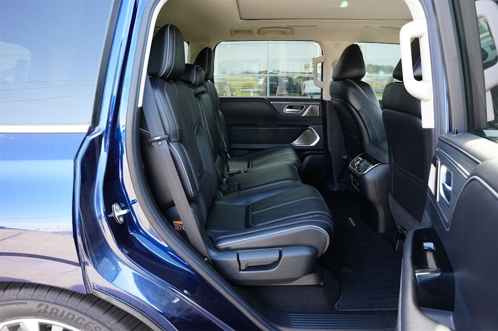 Thumbnail: 2025 INFINITI QX80 - 25