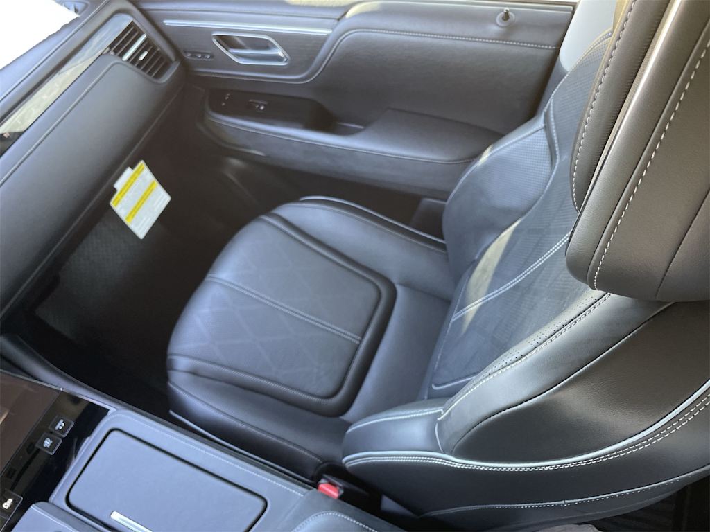 Thumbnail: 2025 INFINITI QX80 - 13