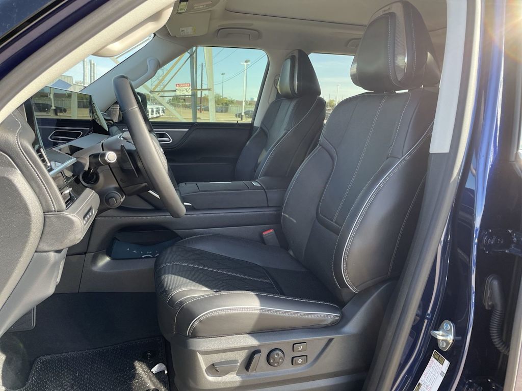 Thumbnail: 2025 INFINITI QX80 - 11