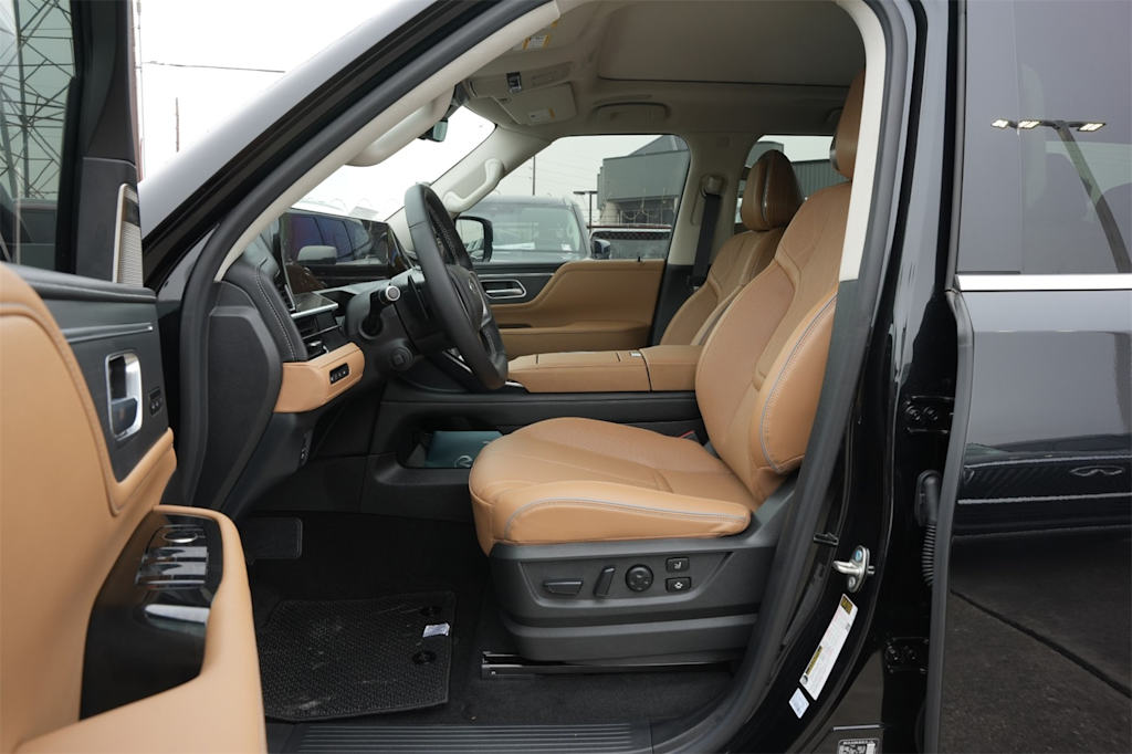 Thumbnail: 2025 INFINITI QX80 - 10