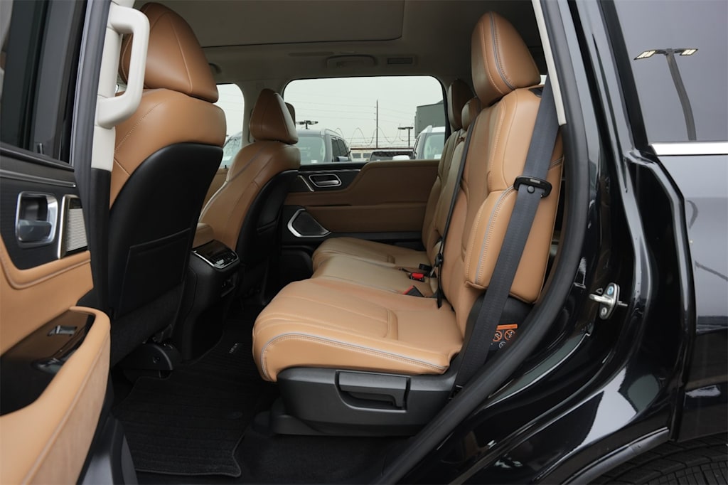 Thumbnail: 2025 INFINITI QX80 - 11