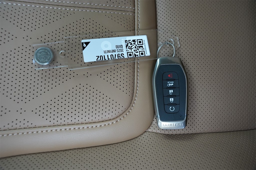 Thumbnail: 2025 INFINITI QX80 - 16